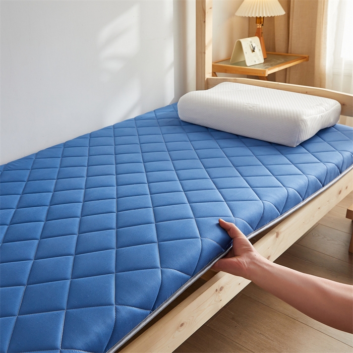 91家纺网 家纺一手货源 找家纺 寐珂 2025新款水洗棉大豆床垫 学生款 牛仔蓝