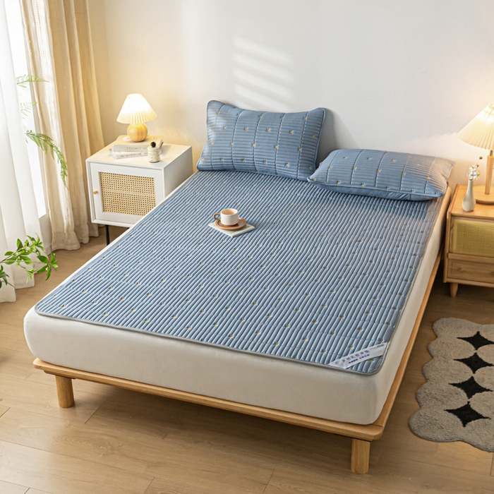 91家纺网 家纺一手货源 找家纺 鑫钰 2024新款1公分厚乳胶床垫薄款席梦思保护垫床护垫-星愿 乳胶床褥-星愿-风铃蓝