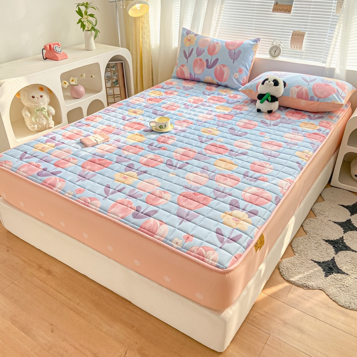 91家纺网 家纺一手货源 找家纺 鑫钰 2024新款全棉印花大豆夹棉床笠床垫保护罩 淡香花语