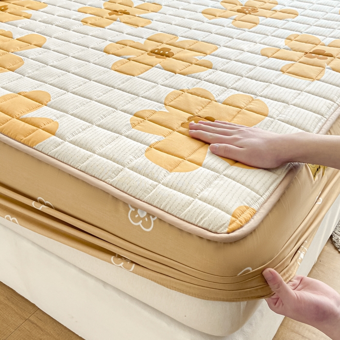 91家纺网 家纺一手货源 找家纺 鑫钰 2024新款全棉印花大豆夹棉床笠床垫保护罩 花香爱恋-黄