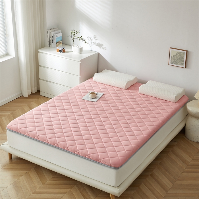 91家纺网 家纺一手货源 找家纺 寐珂 2025新款水洗棉大豆床垫 双人款 梦幻粉