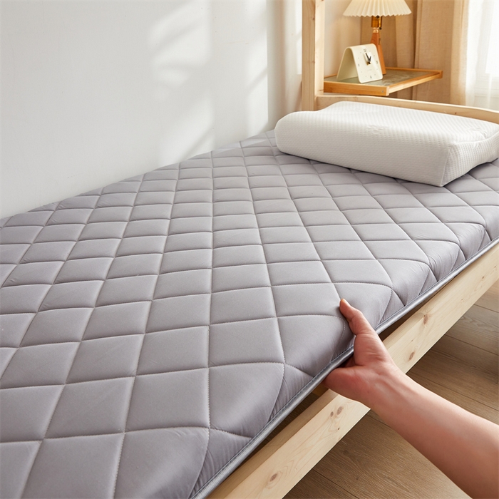 91家纺网 家纺一手货源 找家纺 寐珂 2025新款水洗棉大豆床垫 学生款 太空灰