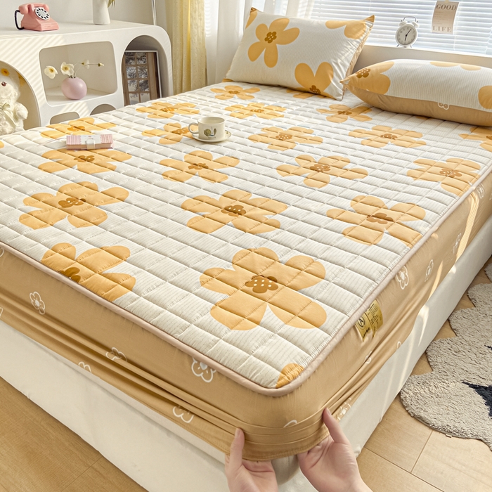 91家纺网 家纺一手货源 找家纺 鑫钰 2024新款全棉印花大豆夹棉床笠床垫保护罩 花香爱恋-黄