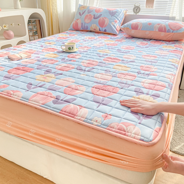 91家纺网 家纺一手货源 找家纺 鑫钰 2024新款全棉印花大豆夹棉床笠床垫保护罩 淡香花语