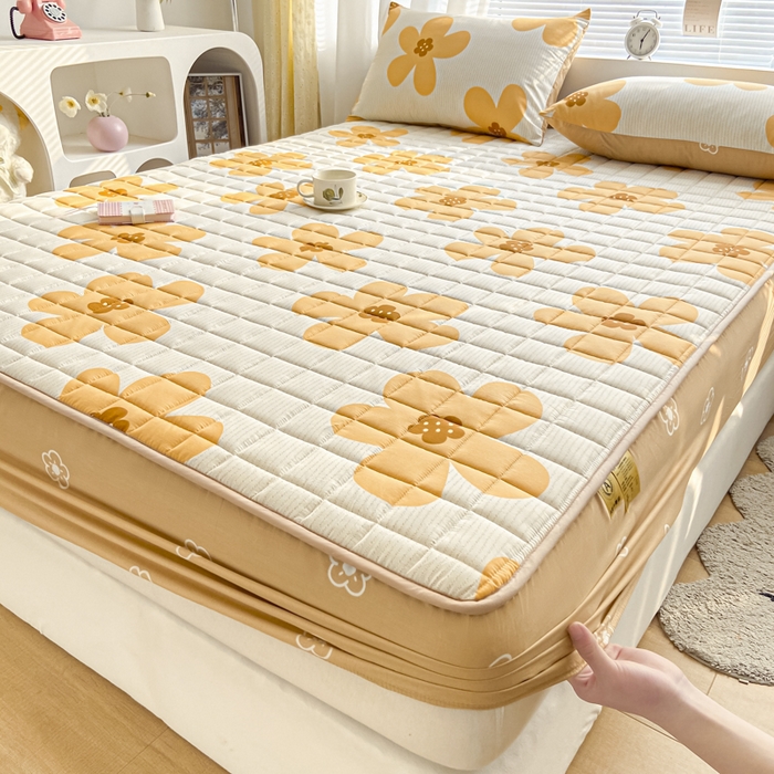 91家纺网 家纺一手货源 找家纺 鑫钰 2024新款全棉印花大豆夹棉床笠床垫保护罩 花香爱恋-黄