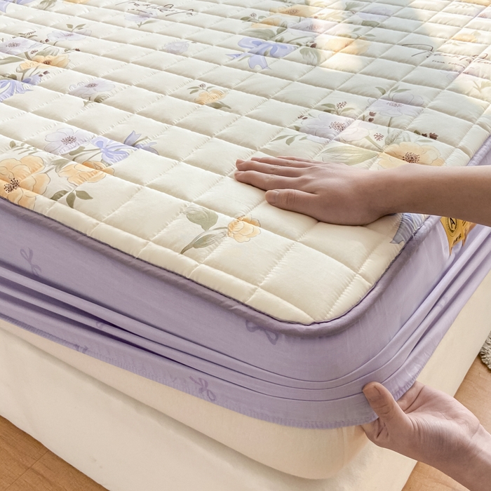 91家纺网 家纺一手货源 找家纺 鑫钰 2024新款全棉印花大豆夹棉床笠床垫保护罩 迷雾花漾