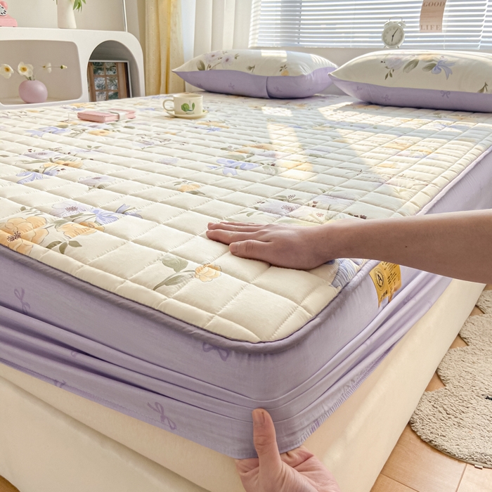 91家纺网 家纺一手货源 找家纺 鑫钰 2024新款全棉印花大豆夹棉床笠床垫保护罩 迷雾花漾