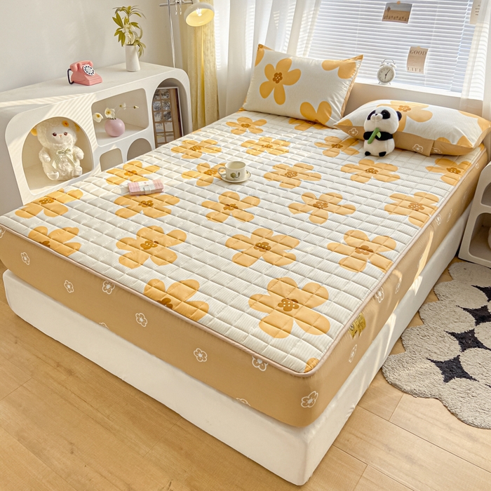 91家纺网 家纺一手货源 找家纺 鑫钰 2024新款全棉印花大豆夹棉床笠床垫保护罩 花香爱恋-黄