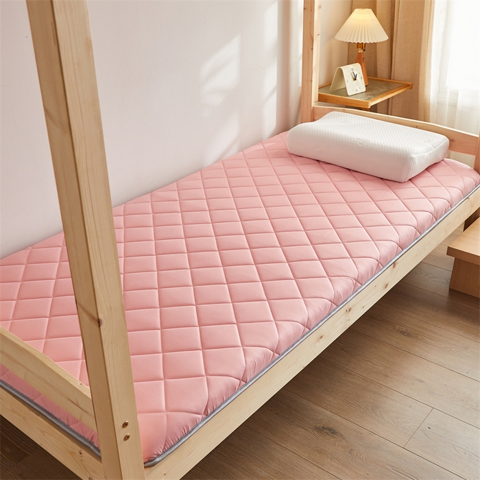 91家纺网 家纺一手货源 找家纺 寐珂 2025新款水洗棉大豆床垫 学生款 梦幻粉