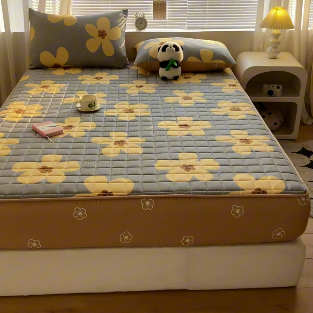 91家纺网 家纺一手货源 找家纺 鑫钰 2024新款全棉印花大豆夹棉床笠床垫保护罩 花香爱恋-灰