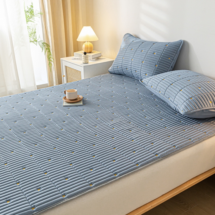 91家纺网 家纺一手货源 找家纺 鑫钰 2024新款1公分厚乳胶床垫薄款席梦思保护垫床护垫-星愿 乳胶床褥-星愿-风铃蓝