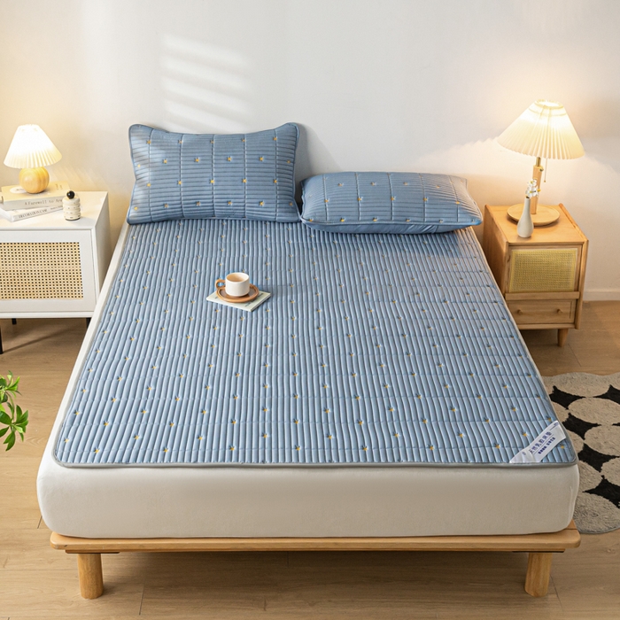 91家纺网 家纺一手货源 找家纺 鑫钰 2024新款1公分厚乳胶床垫薄款席梦思保护垫床护垫-星愿 乳胶床褥-星愿-风铃蓝
