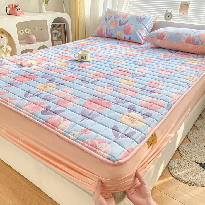 91家纺网 家纺一手货源 找家纺 鑫钰 2024新款全棉印花大豆夹棉床笠床垫保护罩 淡香花语