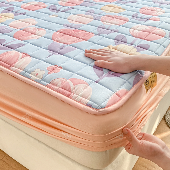 91家纺网 家纺一手货源 找家纺 鑫钰 2024新款全棉印花大豆夹棉床笠床垫保护罩 淡香花语