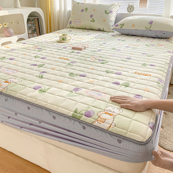 91家纺网 家纺一手货源 找家纺 鑫钰 2024新款全棉印花大豆夹棉床笠床垫保护罩 欢乐熊