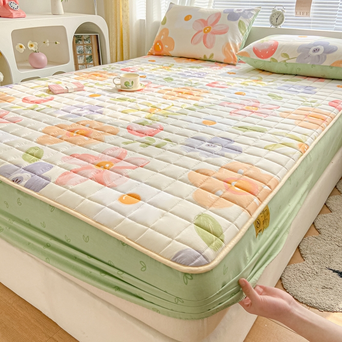 91家纺网 家纺一手货源 找家纺 鑫钰 2024新款全棉印花大豆夹棉床笠床垫保护罩 草莓仙子