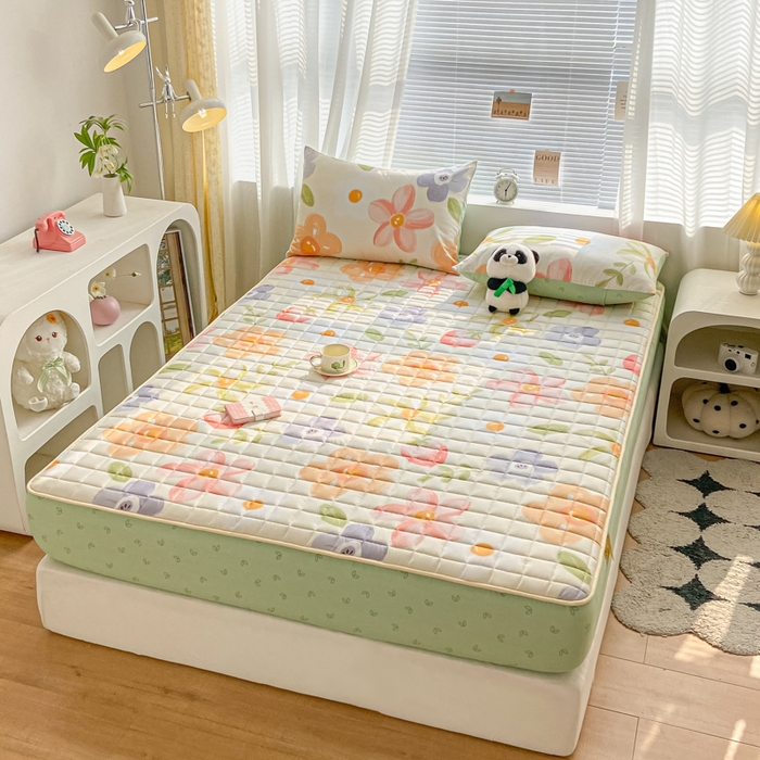 91家纺网 家纺一手货源 找家纺 鑫钰 2024新款全棉印花大豆夹棉床笠床垫保护罩 草莓仙子