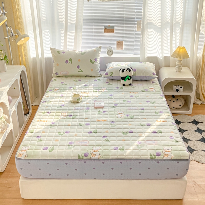 91家纺网 家纺一手货源 找家纺 鑫钰 2024新款全棉印花大豆夹棉床笠床垫保护罩 欢乐熊