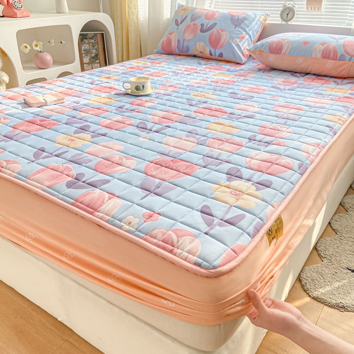 91家纺网 家纺一手货源 找家纺 鑫钰 2024新款全棉印花大豆夹棉床笠床垫保护罩 淡香花语