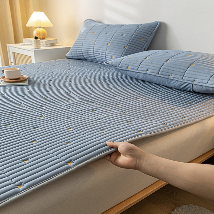 91家纺网 家纺一手货源 找家纺 鑫钰 2024新款1公分厚乳胶床垫薄款席梦思保护垫床护垫-星愿 乳胶床褥-星愿-风铃蓝