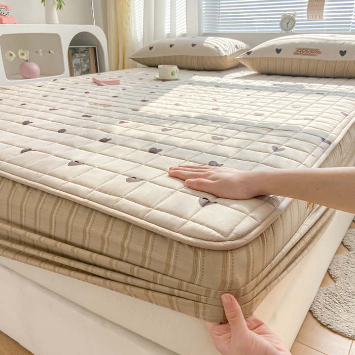 91家纺网 家纺一手货源 找家纺 鑫钰 2024新款全棉印花大豆夹棉床笠床垫保护罩 迷你爱心