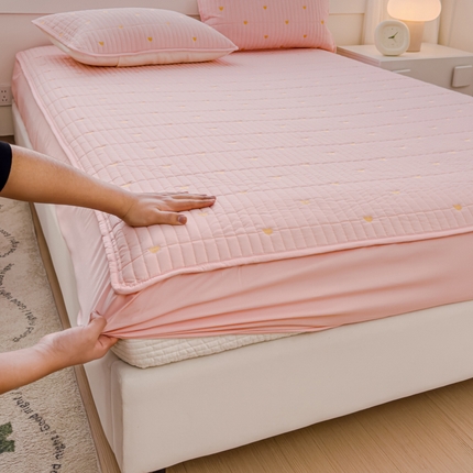 金丝鸟家纺 2024新款2024新款A类磨毛大豆防水夹棉床笠-小熊 小熊 粉色