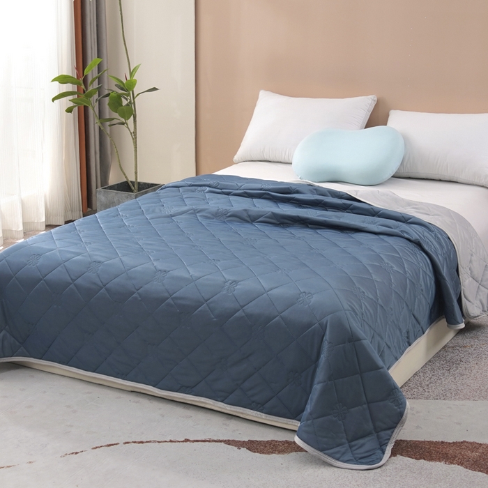 91家纺网 家纺一手货源 找家纺 丝薇雅 2025新款凉感丝夏被冰淇淋夏凉被 湖蓝