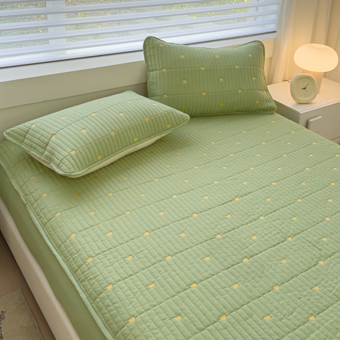 91家纺网 家纺一手货源 找家纺 金丝鸟家纺 2024新款2024新款A类磨毛大豆防水夹棉床笠-小熊 小熊 绿色