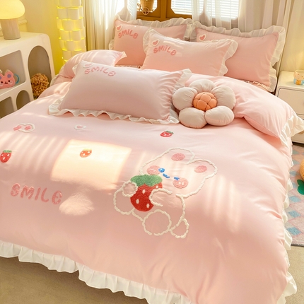 91家纺网 家纺一手货源 找家纺 米可 2025年新款网红热款水洗棉韩版花边毛巾绣四件套 可爱兔 粉玉