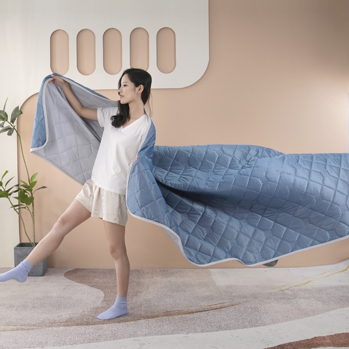 91家纺网 家纺一手货源 找家纺 丝薇雅 2025新款凉感丝夏被冰淇淋夏凉被 湖蓝