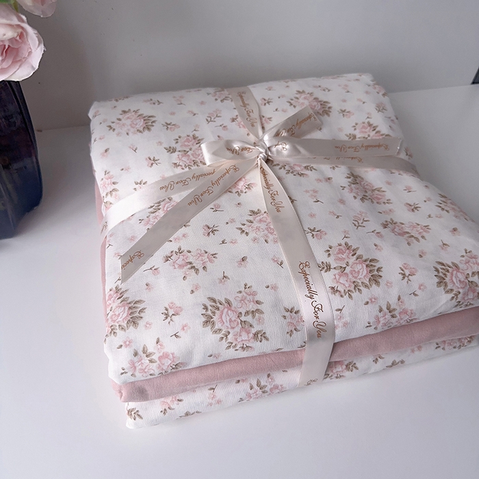 91家纺网 家纺一手货源 找家纺 麦伦家居 2024春夏新品全棉有氧双层纱印花系列四件套（叠拍图）粉黛