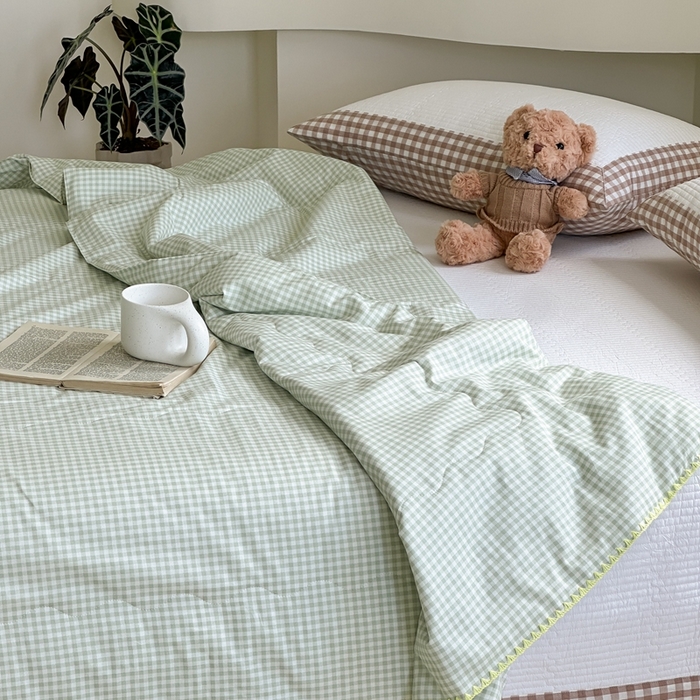 91家纺网 家纺一手货源 找家纺 洋铭区 2024新款贝壳边全棉印花夏被 绿小格