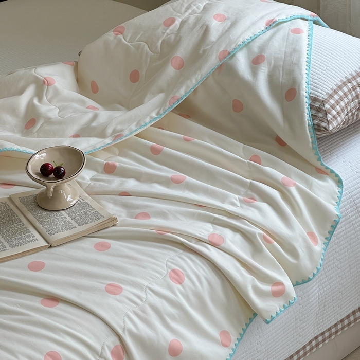 91家纺网 家纺一手货源 找家纺 洋铭区 2024新款贝壳边全棉印花夏被 粉小圆