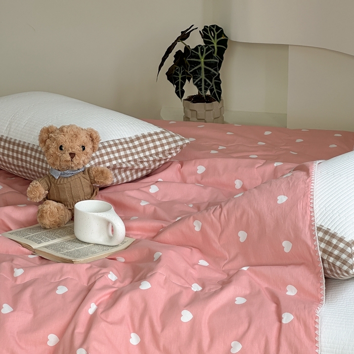 91家纺网 家纺一手货源 找家纺 洋铭区 2024新款贝壳边全棉印花夏被 粉色小心心