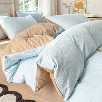 91家纺网 家纺一手货源 找家纺 菡宝 2024新款全棉色织小提花四件套 大方块兰