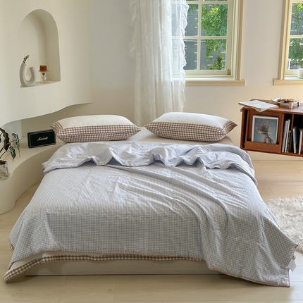 91家纺网 家纺一手货源 找家纺 洋铭区 2024新款贝壳边全棉印花夏被 蓝小格