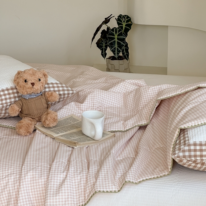 91家纺网 家纺一手货源 找家纺 洋铭区 2024新款贝壳边全棉印花夏被 杏小格