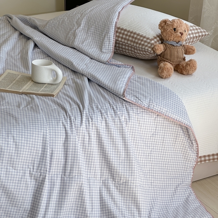 91家纺网 家纺一手货源 找家纺 洋铭区 2024新款贝壳边全棉印花夏被 蓝小格