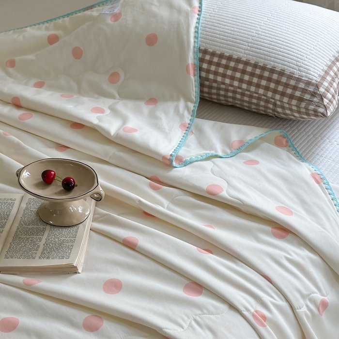 91家纺网 家纺一手货源 找家纺 洋铭区 2024新款贝壳边全棉印花夏被 粉小圆