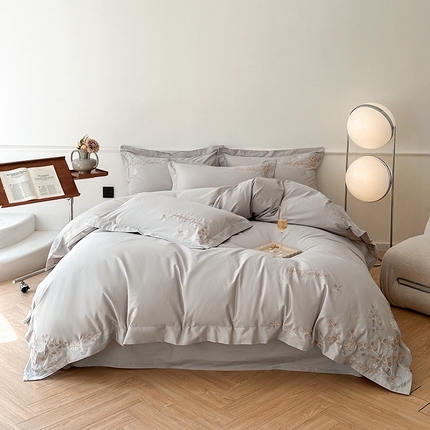 91家纺网 家纺一手货源 找家纺 金牛座 2025新款A类长绒棉全棉刺绣四件套【配礼盒】 繁花-烟灰