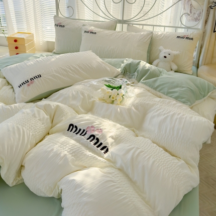 91家纺网 家纺一手货源 找家纺 （总）灰鲸 2025新款泡泡纱系列miumin四叶草刺绣四件套