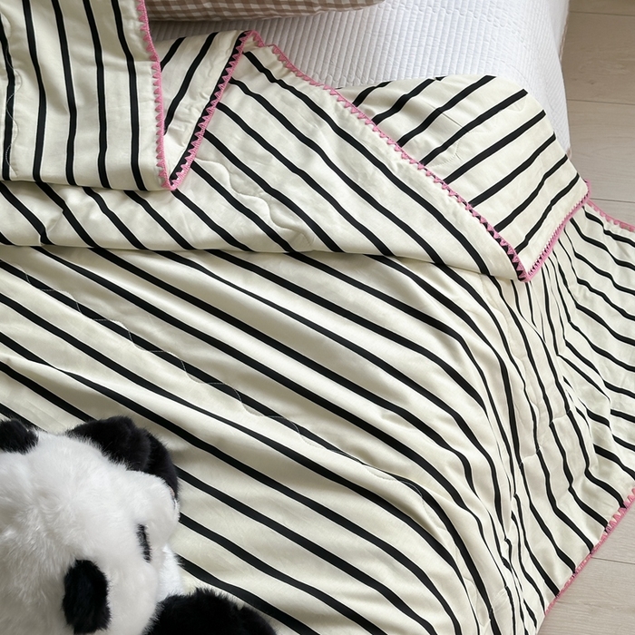 91家纺网 家纺一手货源 找家纺 洋铭区 2024新款贝壳边全棉印花夏被 黑小条