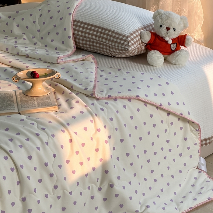 91家纺网 家纺一手货源 找家纺 洋铭区 2024新款贝壳边全棉印花夏被 紫色小心心