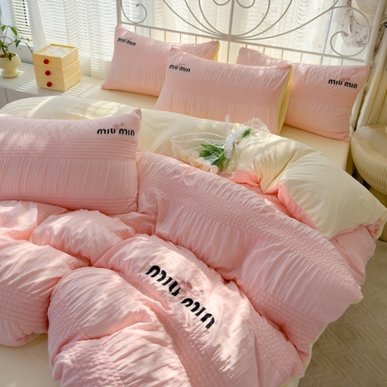 91家纺网 家纺一手货源 找家纺 （总）灰鲸 2025新款泡泡纱系列miumin四叶草刺绣四件套