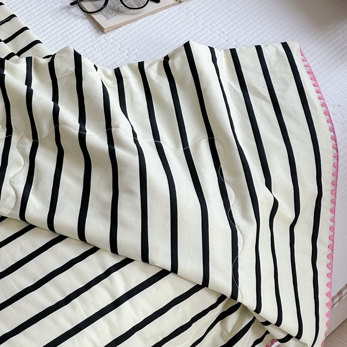 91家纺网 家纺一手货源 找家纺 洋铭区 2024新款贝壳边全棉印花夏被 黑小条