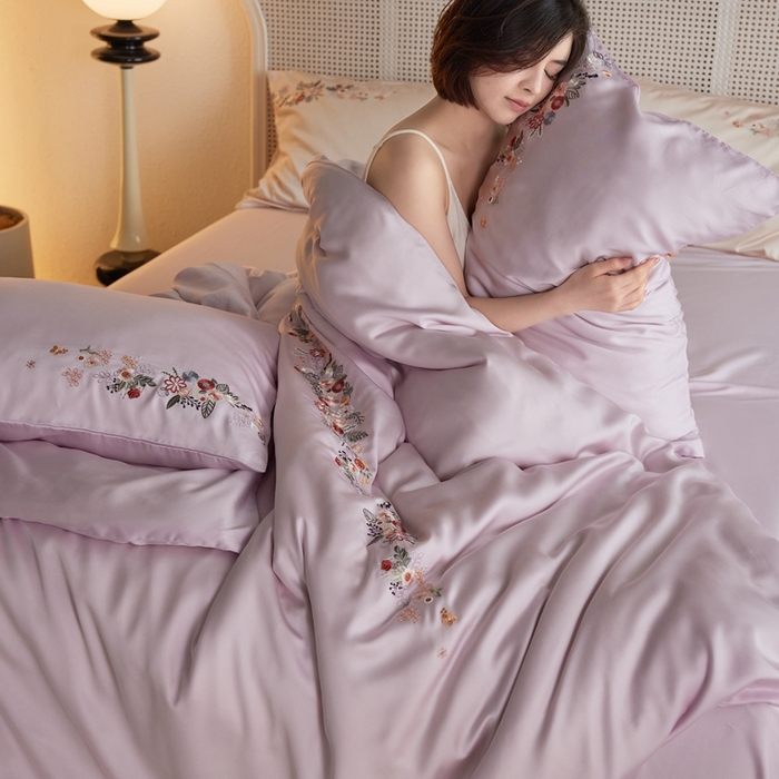 91家纺网 家纺一手货源 找家纺 云胡 2024新款进口莱赛尔纤维棉四件套-四月 安琪紫