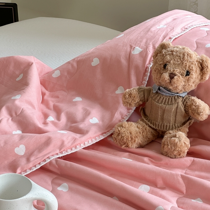 91家纺网 家纺一手货源 找家纺 洋铭区 2024新款贝壳边全棉印花夏被 粉色小心心