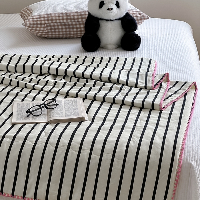 91家纺网 家纺一手货源 找家纺 洋铭区 2024新款贝壳边全棉印花夏被 黑小条