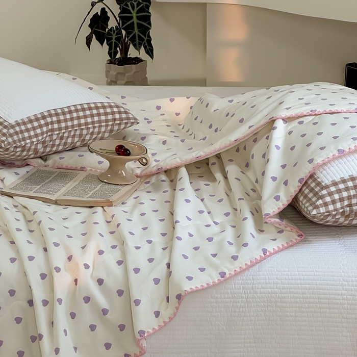 91家纺网 家纺一手货源 找家纺 洋铭区 2024新款贝壳边全棉印花夏被 紫色小心心