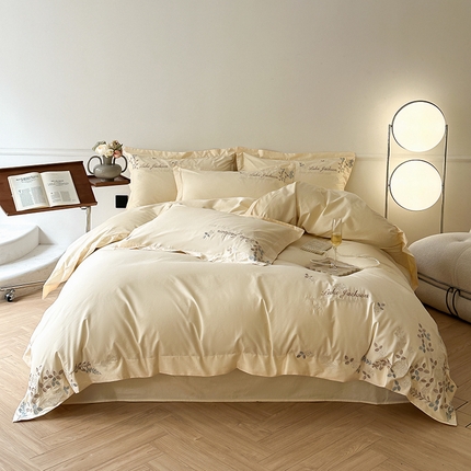 91家纺网 家纺一手货源 找家纺 金牛座 2025新款A类长绒棉全棉刺绣四件套【配礼盒】 繁花-奶昔白